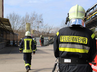 Feuerwehr-Info Nr. 4/2014 "Informationen zum Notfallsanitätergesetz  - Fragen und Antworten" (Bild:© Philipp Stolzenberg / pixelio.de)